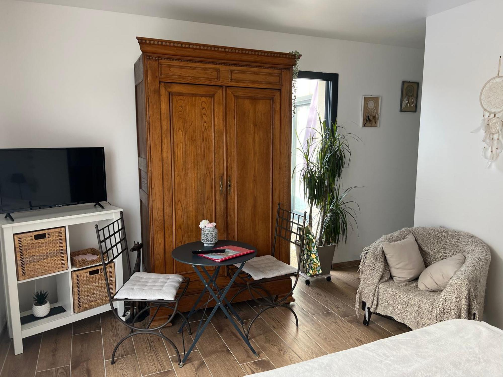 Quiniere - Entre Lac Et Foret - Hebergement Independant Avec Espace Kitchenette Blois Eksteriør billede